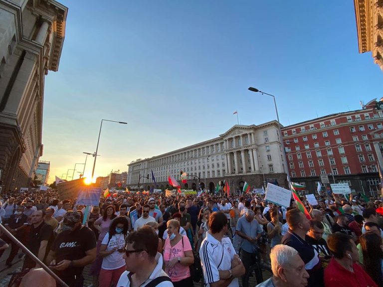 Protestele din Bulgaria, o cutie cu dinamită: Pandemia vine pe fondul unui sistem corupt generat de o tranziție post-comunistă eșuată – reportaj EFE
