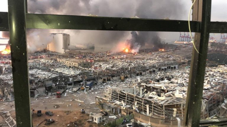 VIDEO | Infern la Beirut. Sute de morți și răniți. Mărturia unei românce: „Oamenii sunt prinşi sub dărâmături”