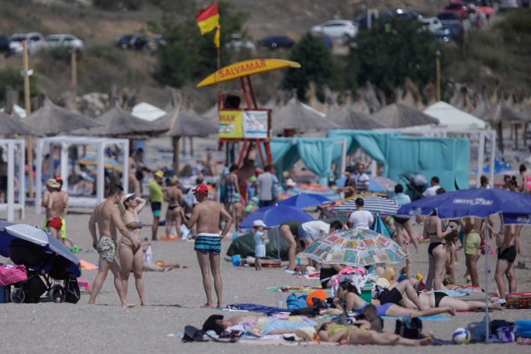 Directorul ANPC dă de pământ cu litoralul românesc: Japcă, circ, bâlci. 80% din personal nu respectă nimic din ce ar trebui să reprezinte „bariera” anti-Covid