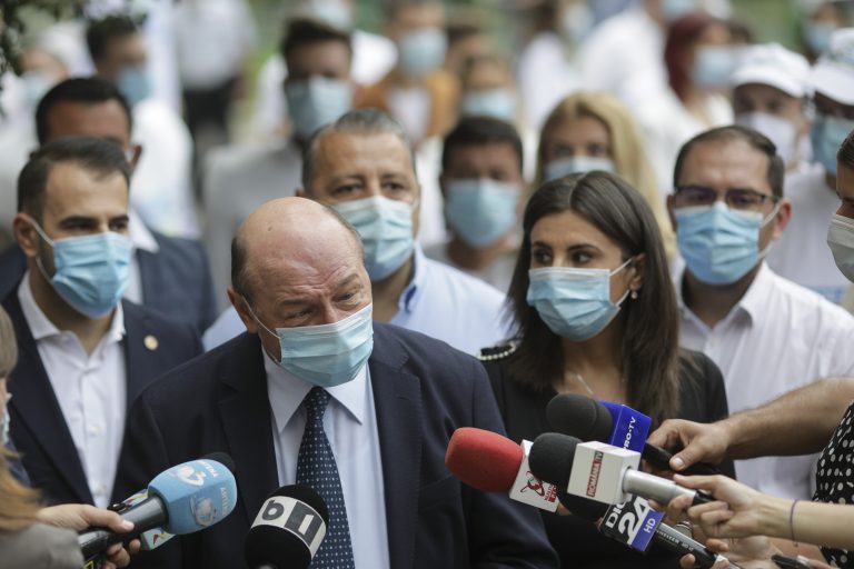 Traian Băsescu şi familia, obligaţi să plece din locuinţa de protocol – precizări RA-APPS