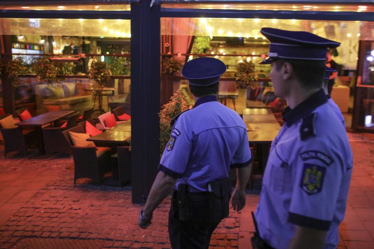 FOTO | Pustiu în Centrul Vechi al Capitalei. Prima seară în care terasele s-au închis la ora 23:00