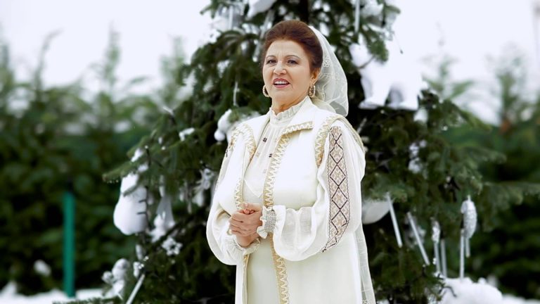 Irina Loghin și familia s-ar fi infectat cu COVID-19 pe Litoral