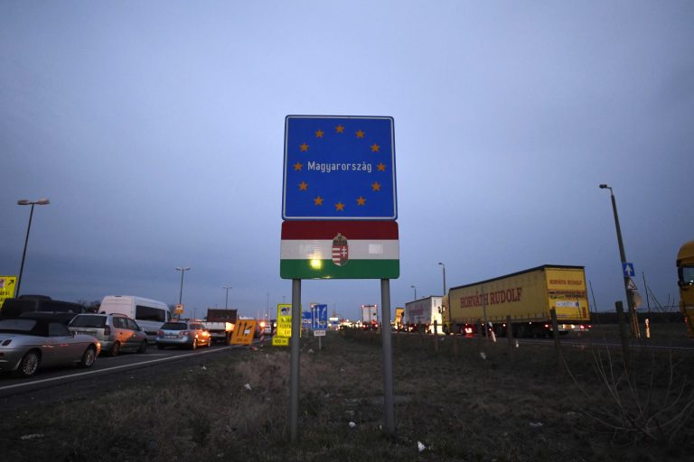 România cere explicații Ungariei pentru închiderea granițelor. Raed Arafat arată unde vor fi problemele. Macron: blocarea frontierelor în UE va avea efect negativ