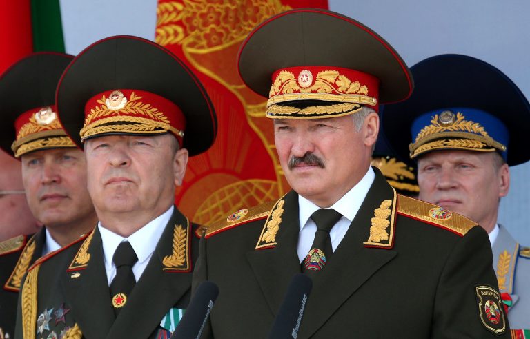 Lukașenko pregătește Belarus pentru legea marțială