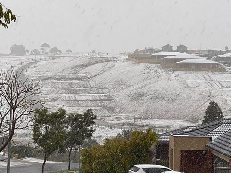 FOTO | În Tasmania a nins pentru prima dată după aproape 50 de ani