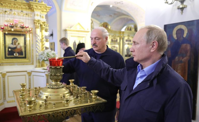 Cine i-ar putea lua locul lui Lukașenko? Putin, nemulțumit că armata belarusă întârzie să se alăture invaziei Ucrainei