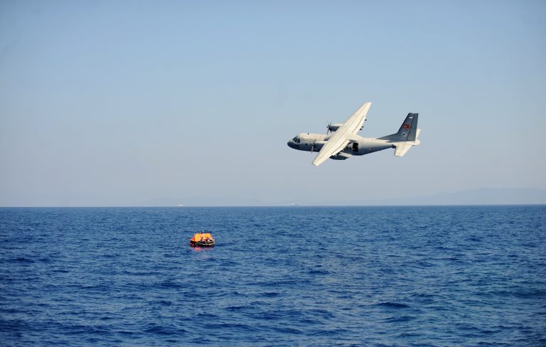 UNHCR susţine că deţine mărturii privind abandonarea migranţilor pe mare de către Garda de Coastă greacă