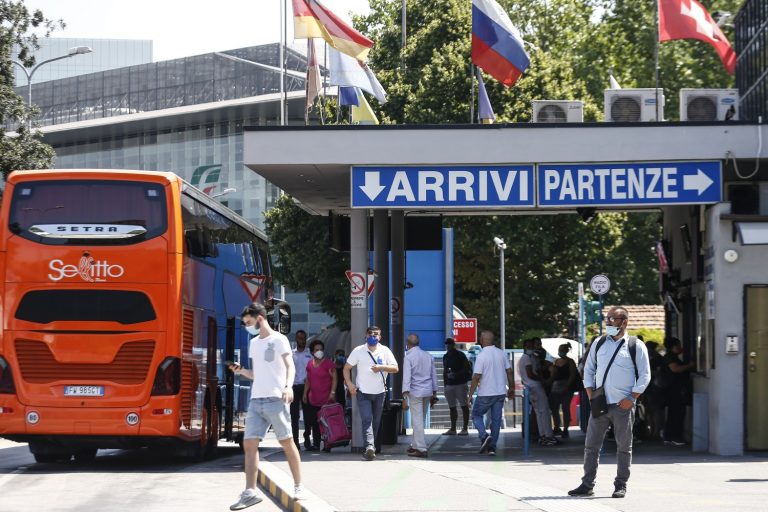 EXCLUSIVE. Romanians traveling to Italy may be exempt from quarantine, showing negative Covid-19 test result-official