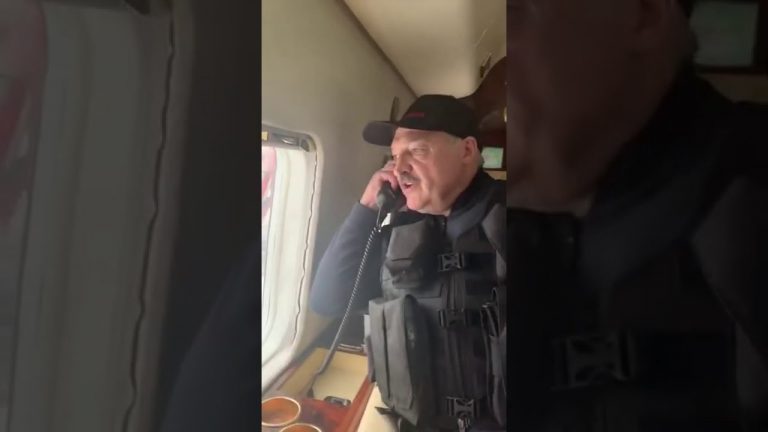 VIDEO  Alexandr Lukașenko, filmat îmbrăcat cu vestă antiglonț și cu un kalașnikov în mână