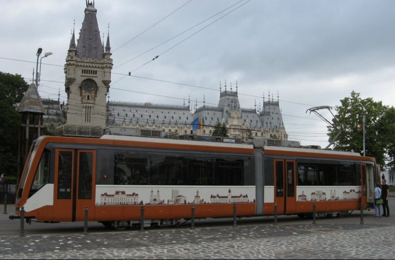 După ce firma lui Gruia Stoica a câștigat licitația STB, primele tramvaie noi din București ar putea fi fabricate la Pașcani