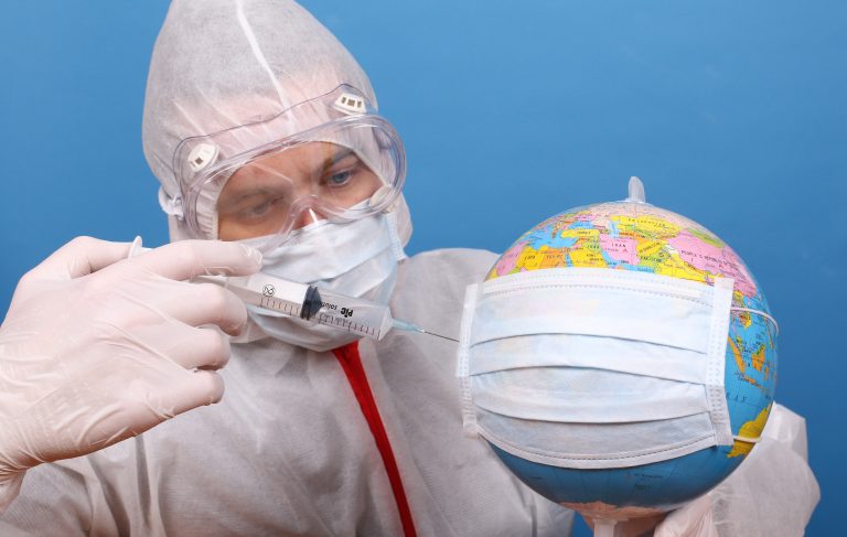 OMS avertizează că vaccinurile nu oferă o protecţie completă în faţa noului val de contagieri din Europa