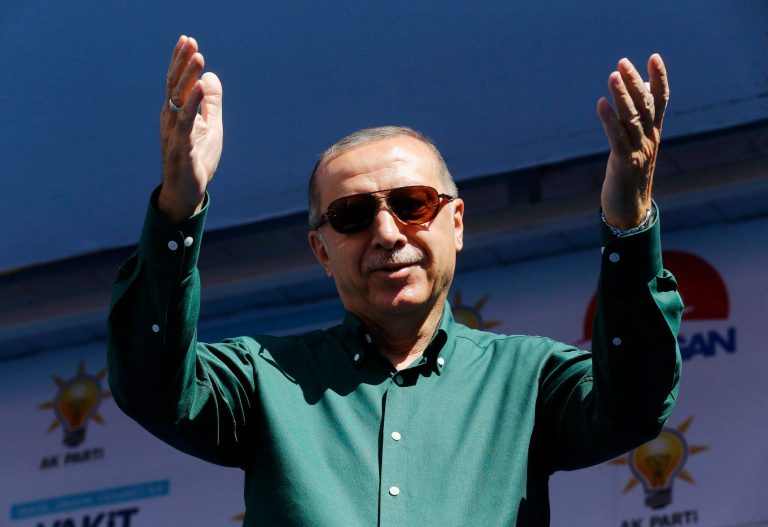 Erdogan anunță că Turcia a neutralizat un înalt oficial PKK, într-o tabără de refugiaţi