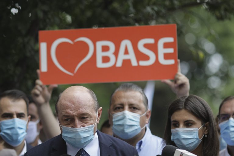 Băsescu: PMP şi-a luat «aurul» înapoi din ultimele 5 secţii numărate din Republica Moldova