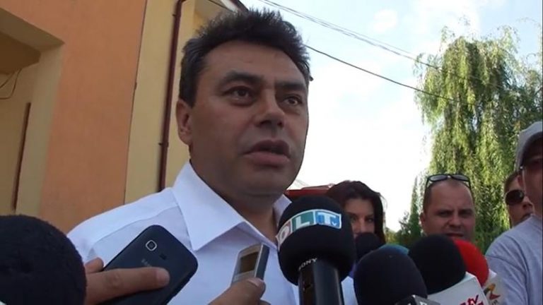 UPDATE. Dead but not forgotten. Politician who died of Covid-19 elected mayor in Romania. Win celebrated in the cemetery