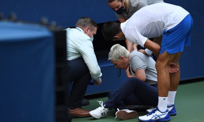 Laura Clark, arbitra lovită de Djokovic cu mingea