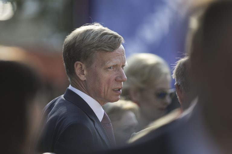 Steven van Groningen părăsește funcțiile avute în Fondul Proprietatea