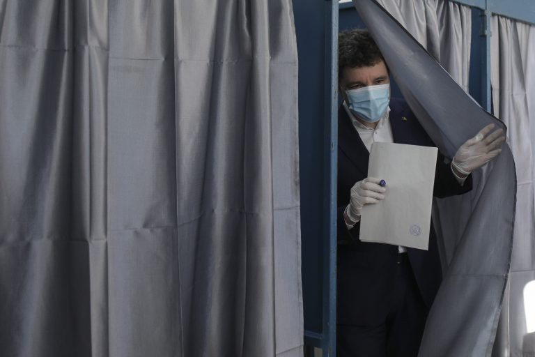 PSD a depus plângere penală pe numele lui Nicușor Dan