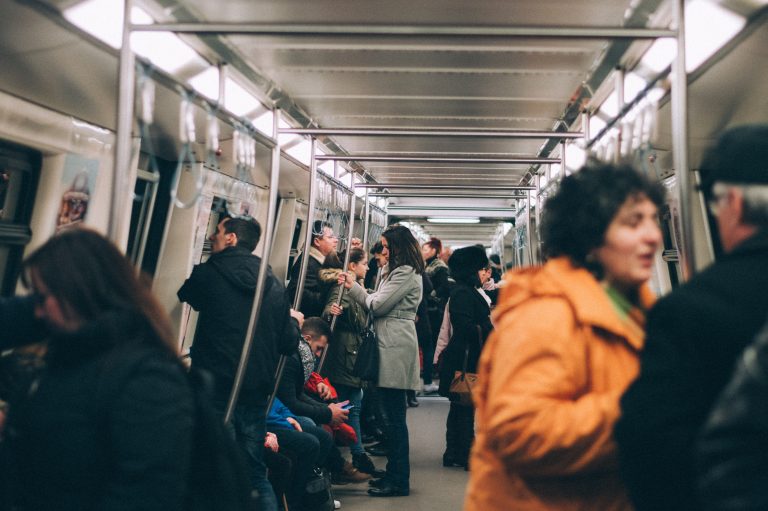 Enigma prezenței scăzute. De ce sunt localele în București o „zonă crepusculară”?
