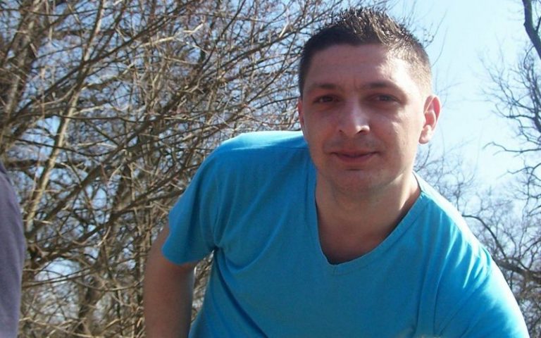 Un pacient vindecat de COVID a devenit angajatul spitalului unde a fost tratat și face naveta 55 de kilometri pentru a ajunge la muncă