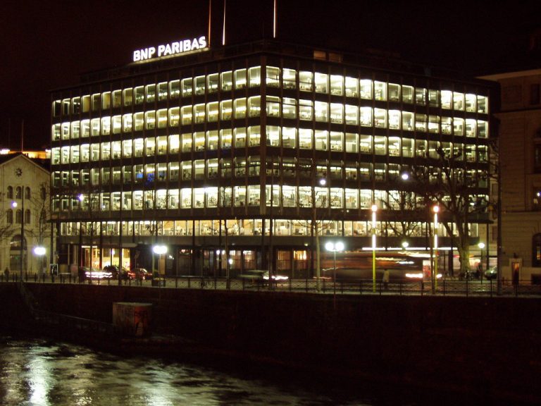 Influenta bancă franceză BNP Paribas, cercetată pentru complicitate la crime împotriva umanității în Sudan