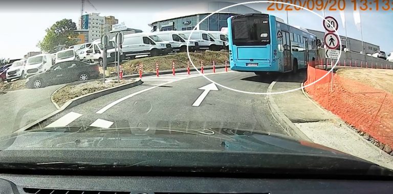 VIDEO | Noi aventuri pe podul Ciurel, care „duce de nicăieri spre nicăieri”. Ce „cascadorie” este obligat să facă un autobuz