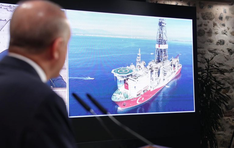 „Pofte gaziere”. Erdogan face din noul valuri în Mediterana de Est: Turcia îi va da Greciei „răspunsul pe care îl merită”