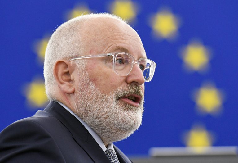 Comisia Europeană afirmă că peste 3 ani UE nu va mai avea nevoie de surse de gaz suplimentare şi de cărbune în plus