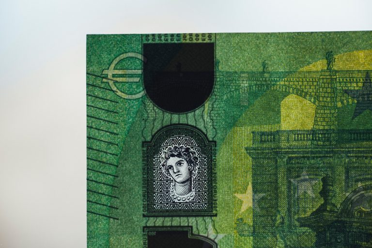 Comisia Europeană: România, „gaură neagră” de 6,5 miliarde de euro din cauza neîncasării unor venituri reprezentând TVA