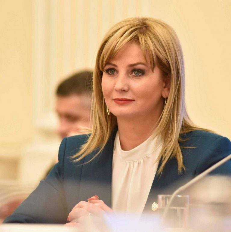 Senatoarea Roxana Paţurcă, exclusă din PSD după eșecul moțiunii, trece la PNL: „Haideți să vă spun ceva!”