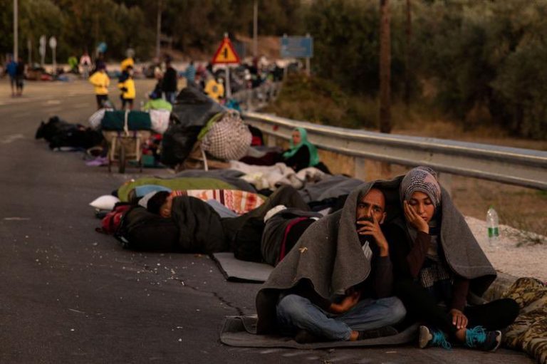 Incendiul care a făcut lumină:  catastrofa din tabăra Moria și politica ipocrită pentru refugiați a Uniunii Europene