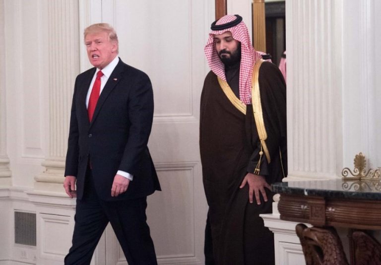 Asasinarea lui Khashoggi, altă bombă politică pentru Trump. Președintele SUA s-a lăudat că i-a „salvat pielea” prinţului moştenitor saudit