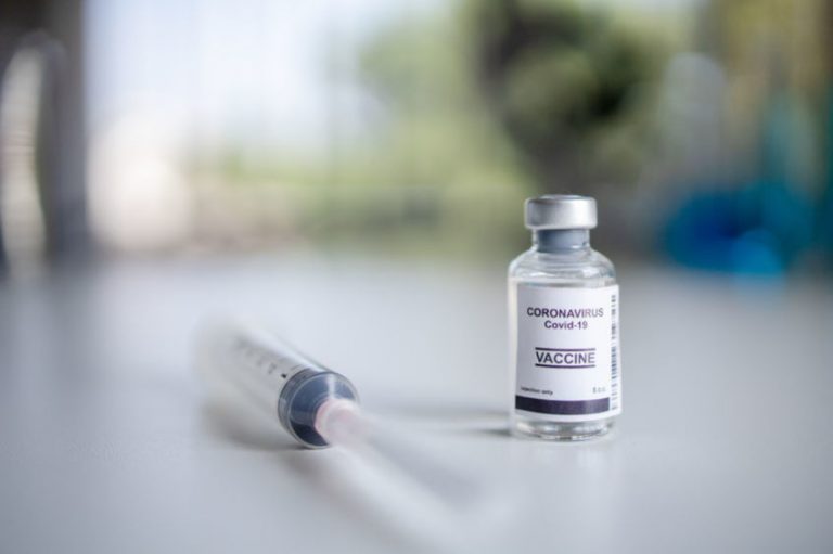Japonezii vor primi gratis câte o doză de vaccin împotriva COVID-19