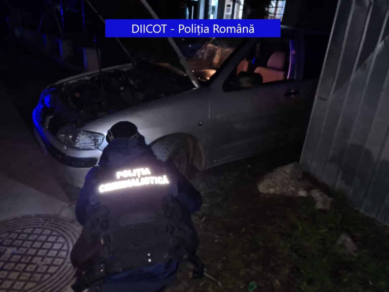 Spărgători de bancomate, prinși când se pregăteau să dea o nouă lovitură