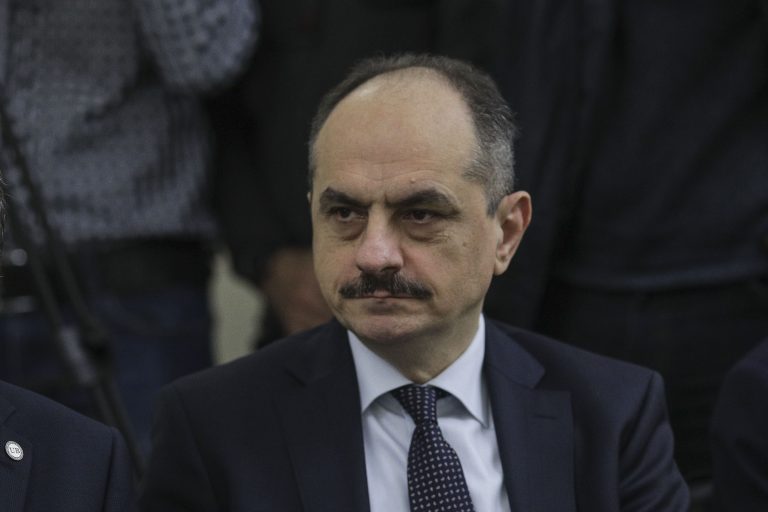 Dr. Virgil Păunescu, vicepreşedintele Academiei de Ştiinţe Medicale: Vaccinarea scuteşte de formele grave, dar repetarea oricărei vaccinări, mai ales din şase în şase luni, pe mine mă îngrijorează puţin