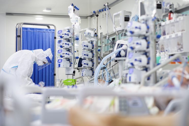 Coronavirus cases top 10,000 in Romania; 121 deaths