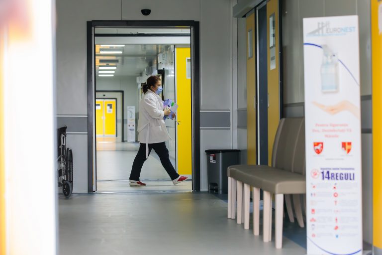 Romania posts almost 10,000 new Covid-19 cases, 130 deaths in a single day