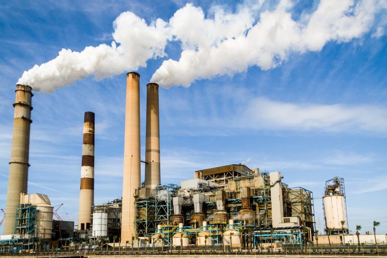 Parlamentul European a votat pentru reducerea cu 60% până în 2030 a emisiilor de carbon. Ce înseamnă această țintă pentru România