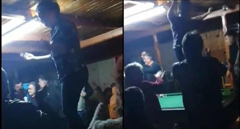O primăriță PSD a sărbătorit realegerea în funcție dansând pe masa de biliard