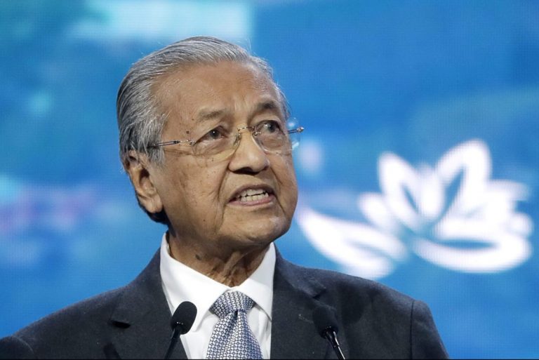 Twitter retrage postarea în care ex-premierul malaezian Mahathir afirma că ”musulmanii au dreptul să omoare milioane de francezi”