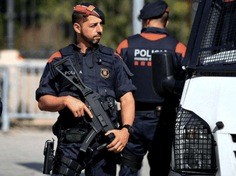 Poliția spaniolă a destructurat o reţea de români care exploata imigranţi ilegali marocani, dar şi români şi moldoveni
