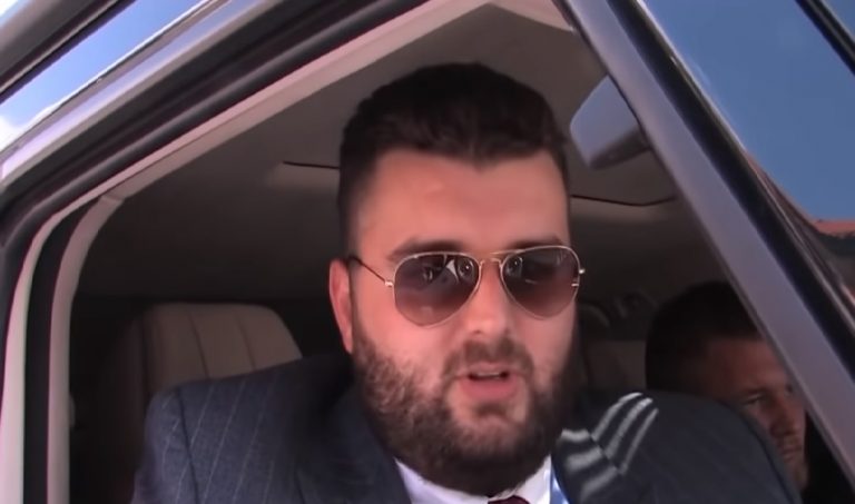Victor Micula, scene de mafiot local:  S-a îmbrăcat în poliţist, a participat la o percheziţie şi a intrat în bazele de date ale MAI