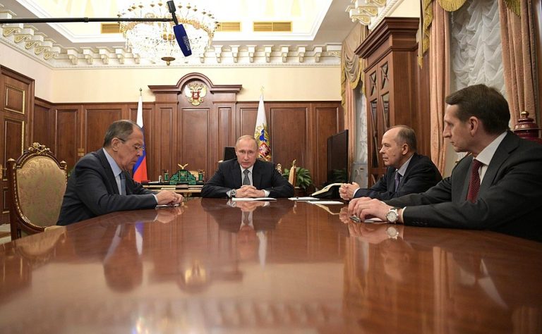Der Spiegel: O diplomată UE din România, bătută în Rusia. Anterior, fusese amenințată de doi angajați ai serviciilor secrete ruse / Reacția MAE român