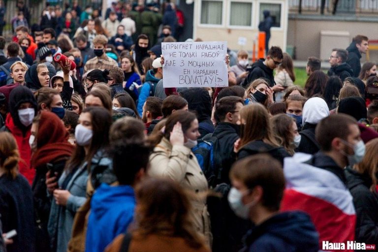 VIDEO | Ultimatumul dat lui Lukașenko a expirat. În Belarus a fost declanșată greva generală