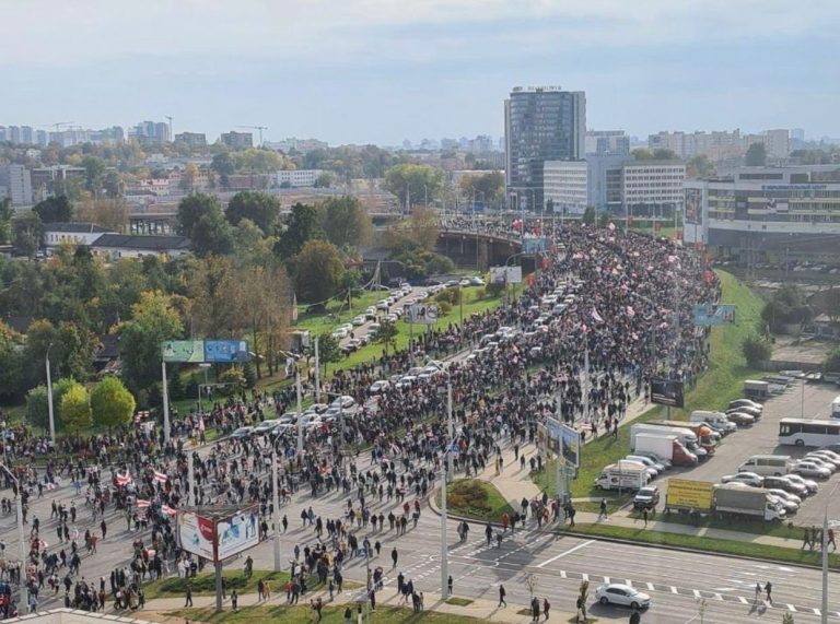 Polonia şi Lituania şi-au rechemat 35 de diplomaţi de la Minsk