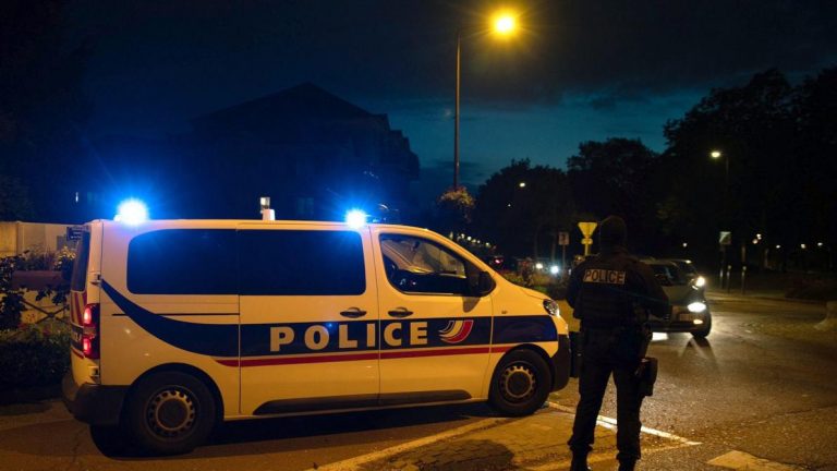 Moscova afirmă că atacatorul care l-a decapitat pe profesorul francez nu mai avea nicio legătură cu Rusia