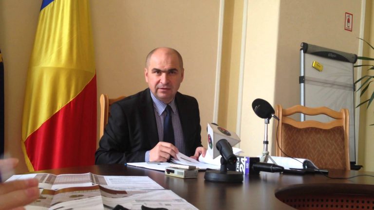 Curățenie „cantitativă”. Ilie Bolojan dă afară jumătate din angajaţii CJ Bihor: Sunt structuri întregi fără obiect de activitate