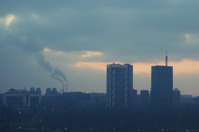 De afectează coronavirusul mai mult marile orașe? Răspunsul OMS