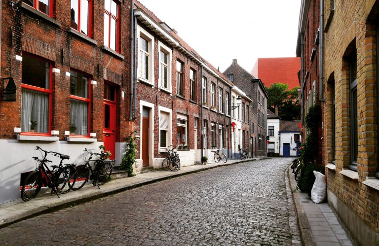 Carantină totală și în Belgia. Țara riscă să rămână fără paturi la ATI