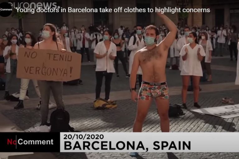 VIDEO | Uzura Covid. Tinerii medici din Bercelona au protestat în lenjerie intimă