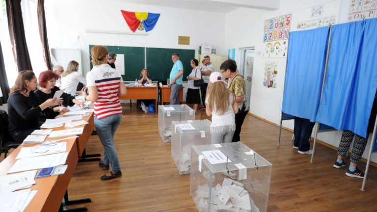 MAE publică lista țărilor care și-au dat acordul pentru organizarea secțiilor de votare pentru români, la parlamentare. Ce state nu vor permite secții de vot
